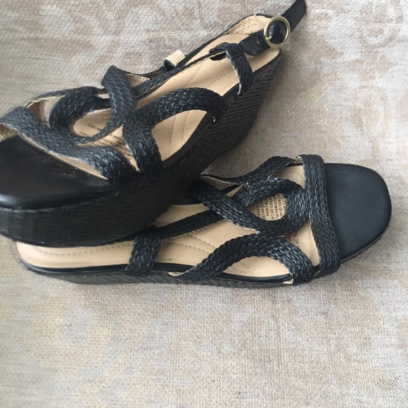 NWT Naturalizer platform sandals - Picture 3 of 3